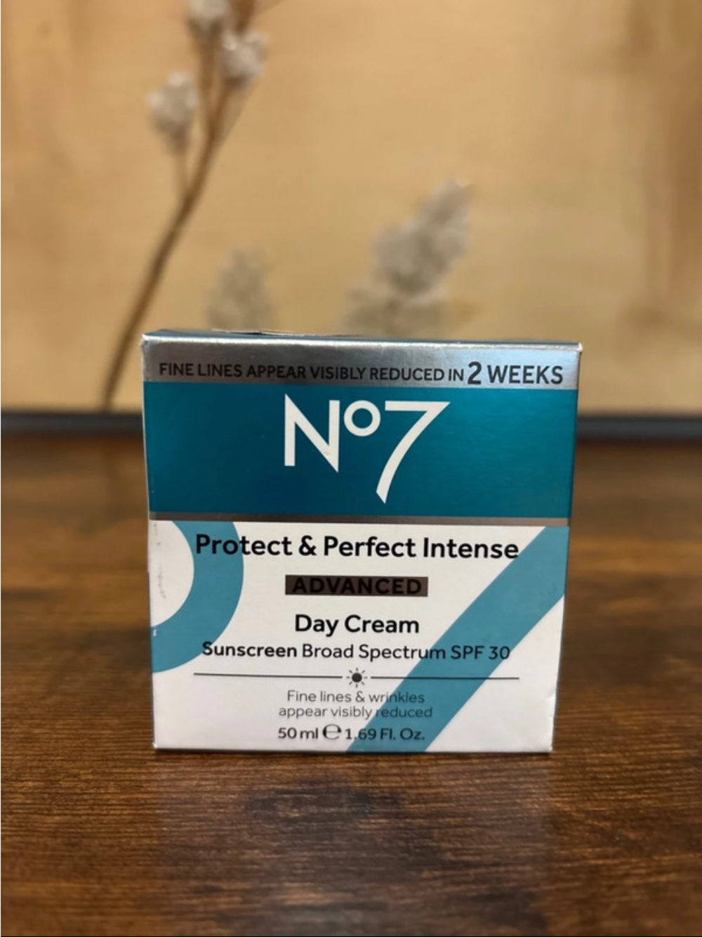 No7 Protect & Perfect Intense Advanced Day Cream - White & Teal